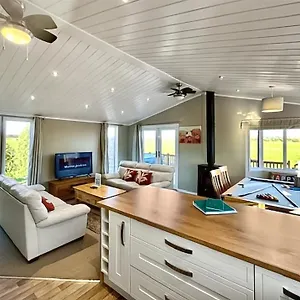 https://raywell-hall-country-lodges.yorkshirehotels.net