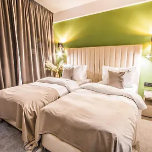 https://apt-central-bucharest.bucharesthotelsnow.com